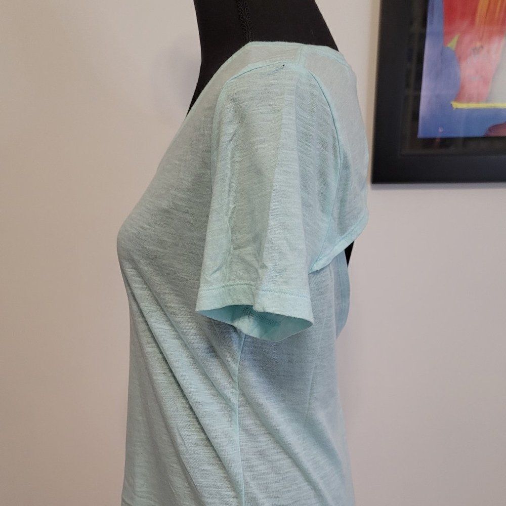 Pink Tee with Open Back Design - Picture 4 of 5